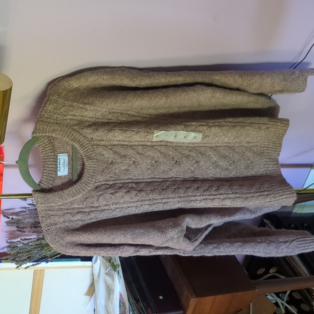 Women's sweater